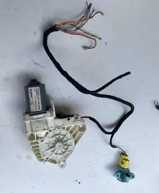Audi A5 8T 8F Front door window regulator motor 8T0959802B 00000 1101965575250