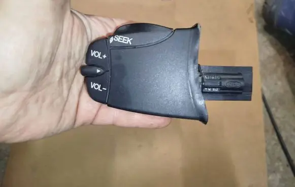 Ford Focus Sound control switch 98AB14K147AC