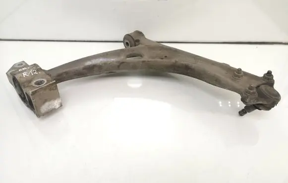 Volkswagen PASSAT B6 Front lower control arm/wishbone 3C0407153B 3C0407151E
