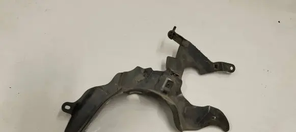 Volvo XC60 Front splash guards bracket 31407737