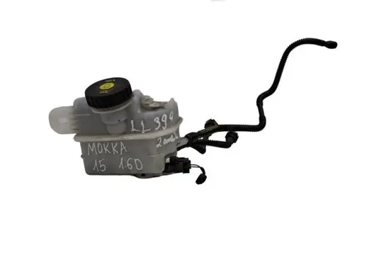 Opel Mokka Brake fluid reservoir 
