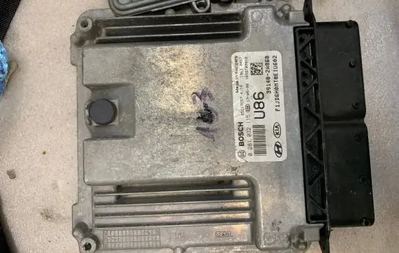 KIA Ceed Engine control unit/module 391402A860 0281032115