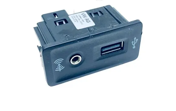 Volkswagen Golf VII USB socket connector 5G0035222C