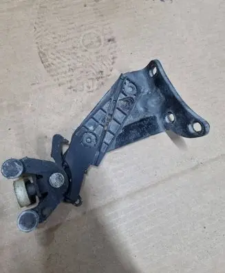 Volkswagen Multivan T5 Sliding door lower roller guide/hinge 7H0843397