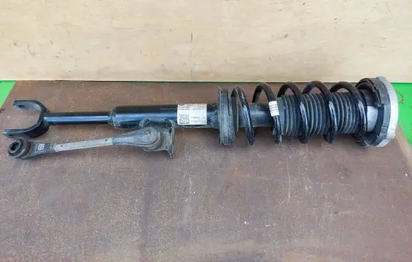 BMW 5 G30 G31 Front shock absorber with coil spring 6866599 31316866599 31306861483