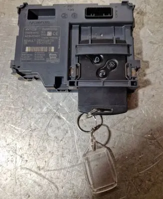 Nissan NV300 Ignition key card reader S180151009E 285906813R A2C30075300