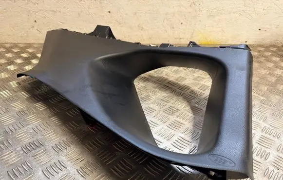 Toyota RAV 4 (XA50) (C) pillar trim 5247042180