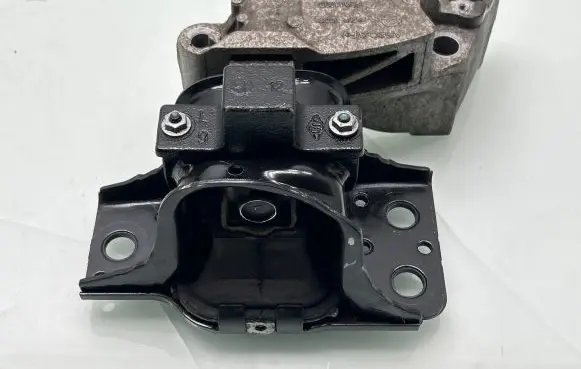Nissan Qashqai Engine mount bracket 11232JD00A F6041000 AS19C03