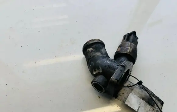 Audi A6 S6 C4 4A Engine coolant pipe/hose 034121133