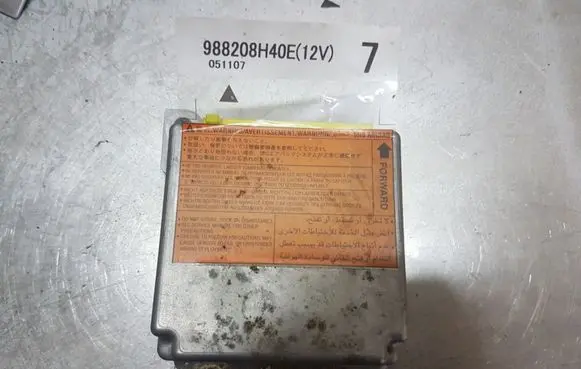 Nissan X-Trail T30 Airbag control unit/module 988208H40E
