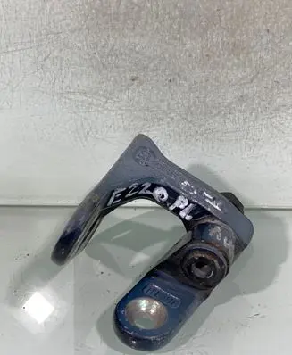 Mercedes-Benz E W211 Front door upper hinge