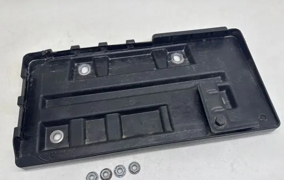 Volkswagen PASSAT B7 Battery tray 3C0804869E