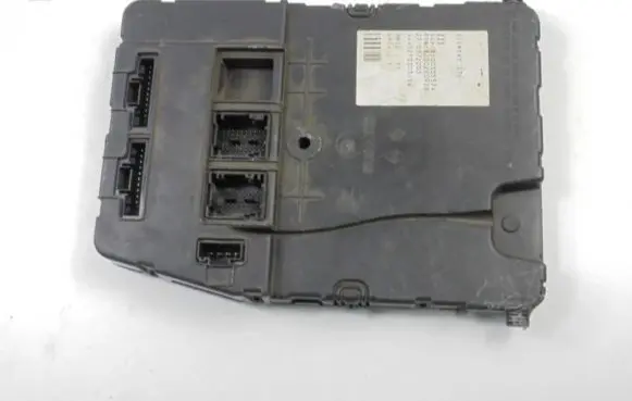 Renault Megane II Fuse box set 8200305574