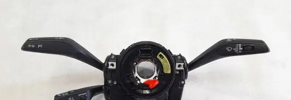 Wiper turn signal indicator stalk/switch