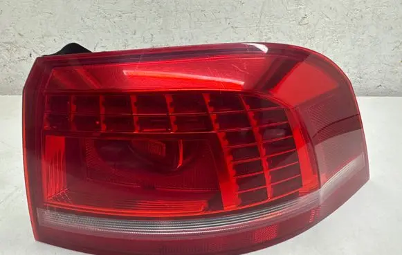 Volkswagen PASSAT B7 Rear/tail lights 3AF945208A