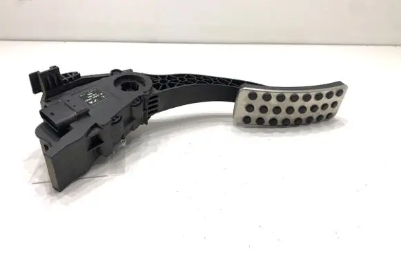 Mercedes-Benz CLA C117 X117 W117 Accelerator throttle pedal A2463001604
