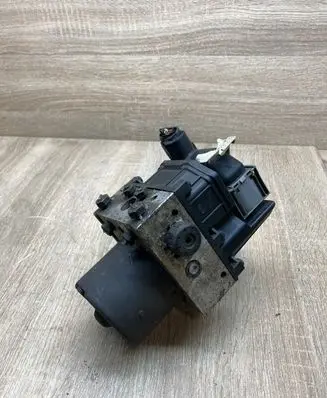 Ford Mondeo Mk III ABS Pump 1S712M110AF 0265800007