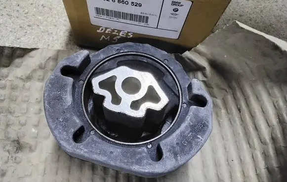 BMW 5 G30 G31 G38 Gearbox mount 22326860529 6860529