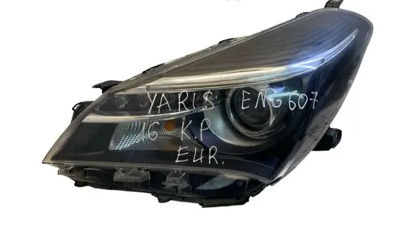 Toyota Yaris Headlight/headlamp 7444NA 0D160