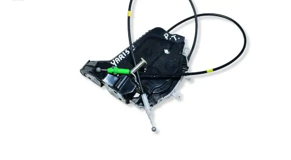 Toyota Yaris Rear door lock U2014110