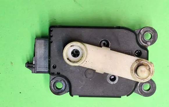 Mercedes-Benz ML W163 Air flap motor/actuator A2038201642
