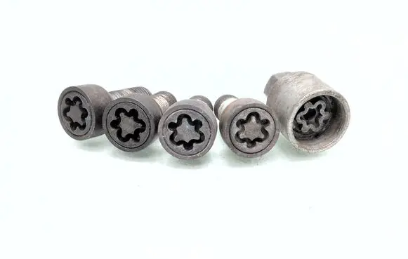 Audi A6 C7 Anti-theft wheel nuts and lock 