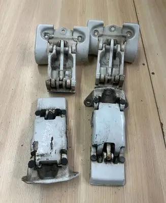Iveco Daily 6th gen Rear door hinge set 07123981
