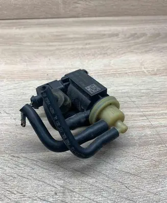 Volkswagen Tiguan Vacuum valve 1K0906627B