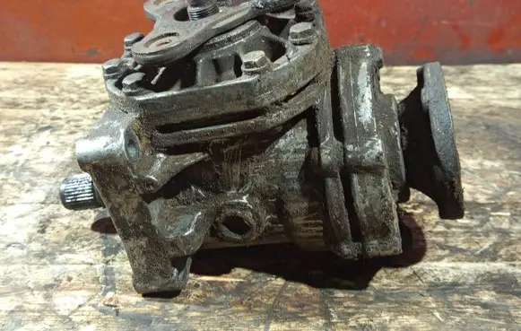 Gearbox transfer box case