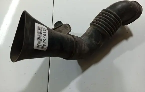 Suzuki Swift I Air intake hose/pipe