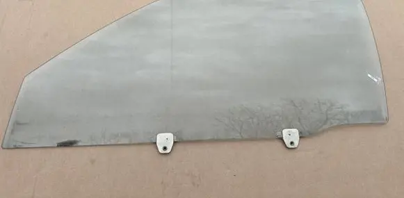 Honda Prelude Front door window/glass (coupe) 75360-SB0-670