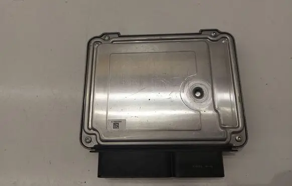 Volkswagen Touran II Engine control unit/module 03L907309R 0281016674