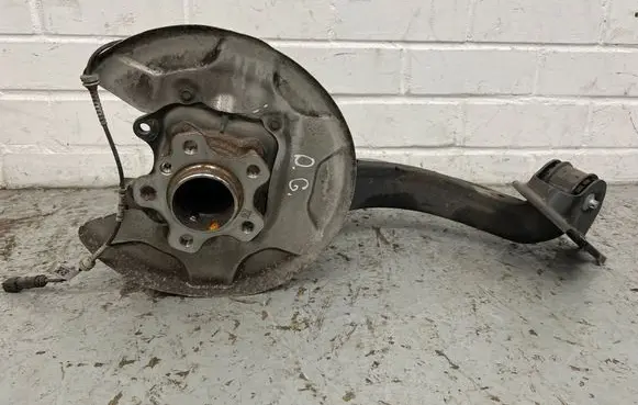 BMW 2 Active Tourer U06 Rear wheel hub