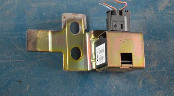Mercedes-Benz E W211 ESP acceleration yaw rate sensor A1635420618 1380136310 10098000511
