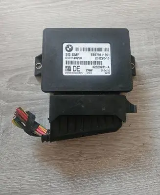 BMW 5 F10 F11 Hand brake control module 6798113 0101140290 32620231A