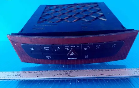 Mercedes-Benz E W211 CD/DVD changer A2116800552