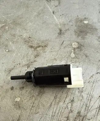 Renault Master III Brake pedal sensor switch 253205115r