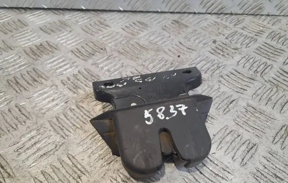 Audi A4 S4 B5 8D Tailgate/trunk/boot lock/catch/latch 8D9827505E