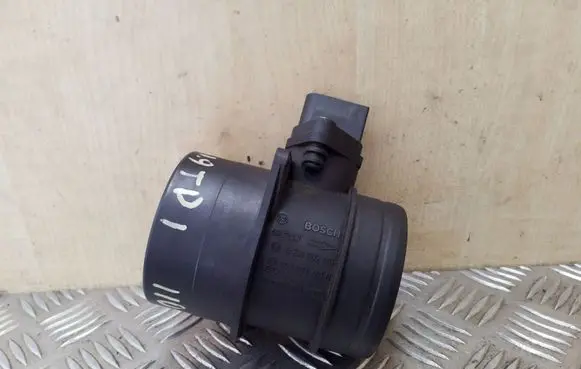 Volkswagen Sharan Mass air flow meter 0281002461 074906461B