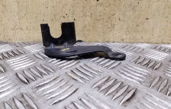 Chevrolet Captiva Gear shift cable bracket 