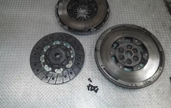 Volkswagen PASSAT B6 Clutch set kit 415043110 324035510 124035410