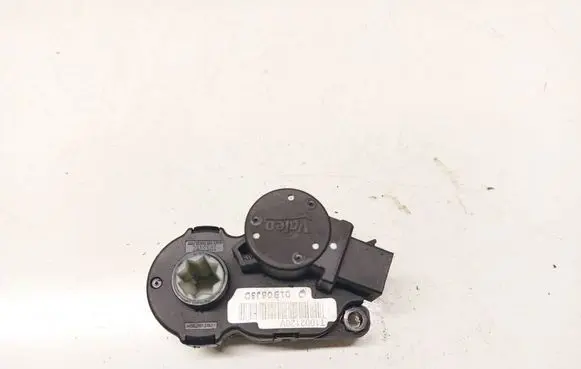 Peugeot RCZ Air flap motor/actuator t1002120v