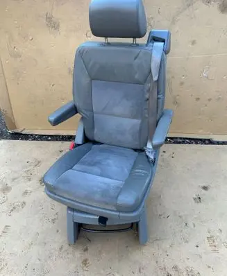 Volkswagen Multivan T5 Rear seat MULTIVANFOTELOBR1