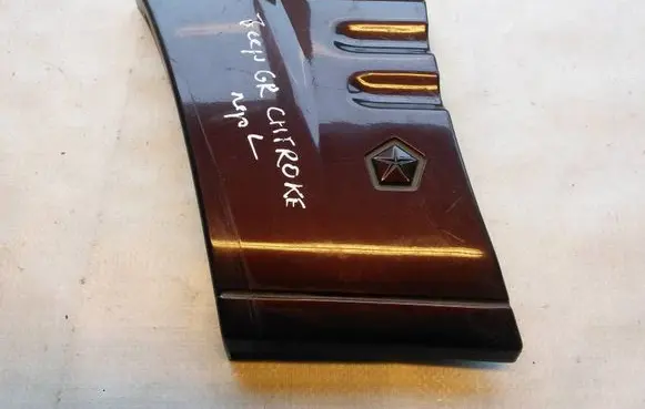 Jeep Grand Cherokee Fender end trim 55295537