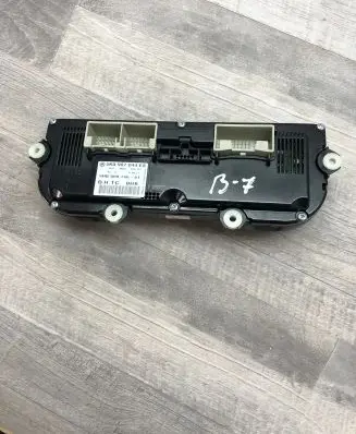 Volkswagen PASSAT B7 Climate control unit 5K0907044ES 5HB00974661 SW1112