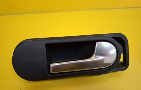 Volkswagen Golf Plus Front door interior handle 5M0837198