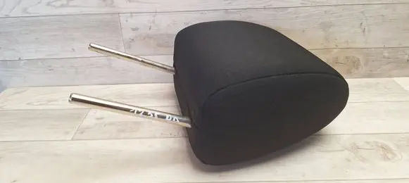 Mazda 3 II Front seat headrest