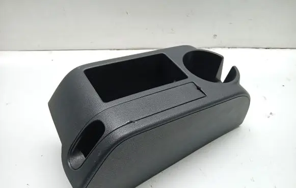 Volkswagen Golf V Center console 1K0863323
