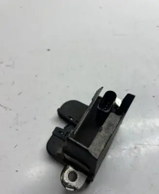 Volkswagen Touran I Tailgate/trunk/boot lock/catch/latch 1T0827505