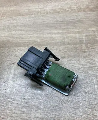 Volkswagen Polo III 6N 6N2 6NF Heater blower motor/fan resistor 1H0959263 3131090055